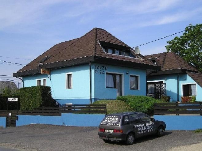Bed and Breakfast Domino Panzió Székesfehérvár Zewnętrze zdjęcie
