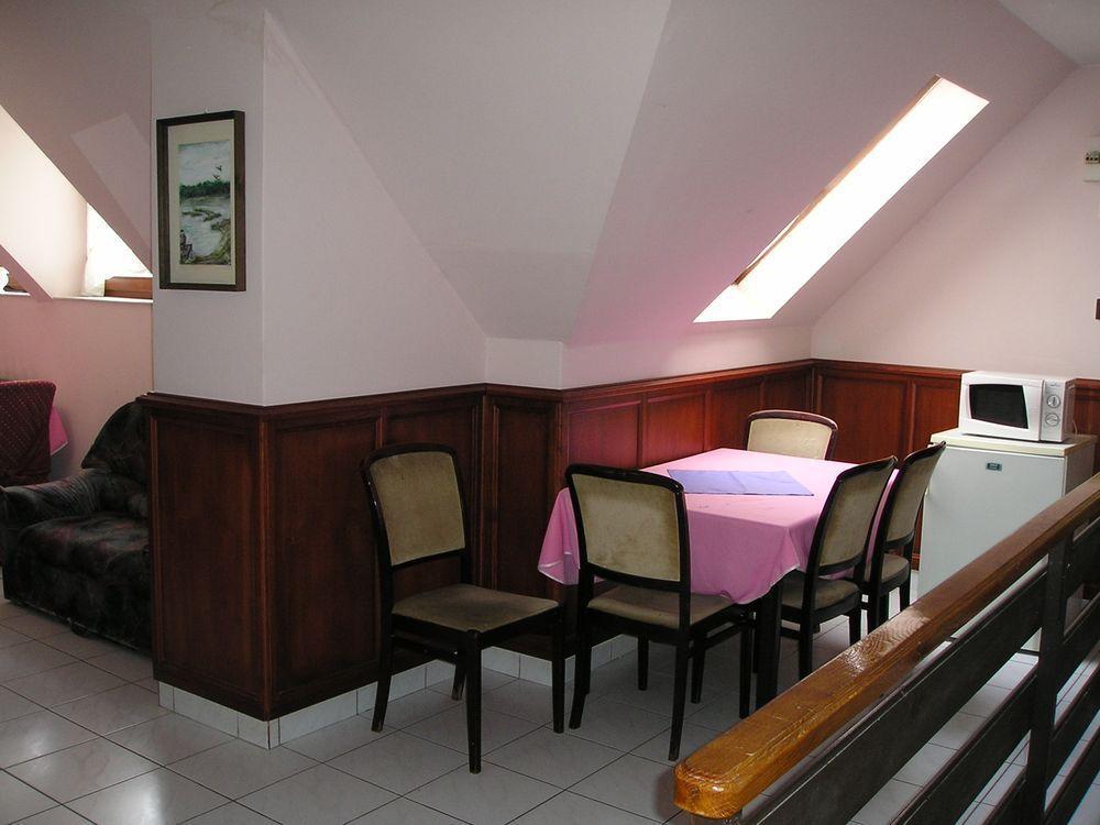 Bed and Breakfast Domino Panzió Székesfehérvár Zewnętrze zdjęcie