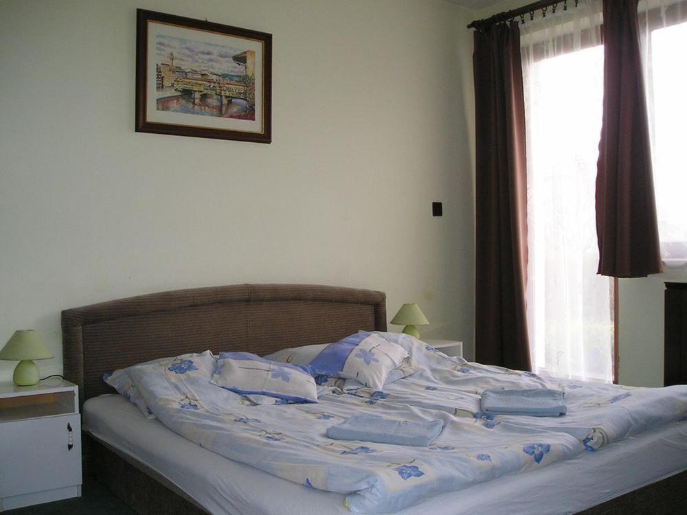 Bed and Breakfast Domino Panzió Székesfehérvár Pokój zdjęcie